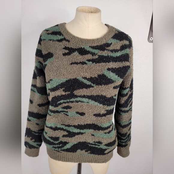 Barefoot dreams S/M Cozychic Seaside Crewneck Pullover Sweater Green Camo - Picture 1 of 7